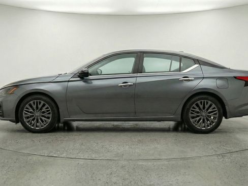 Used 2025 Nissan Altima 2.5 SV image 5