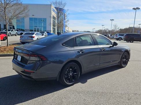 Used 2025 Honda Accord SE image 12