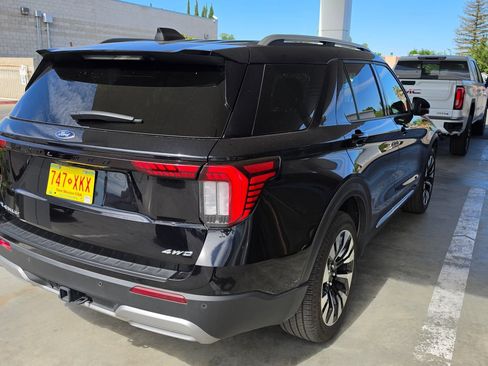 Used 2025 Ford Explorer Platinum w/ LUX Leather Package AWD/4WD image 4