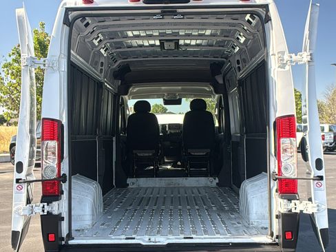 Used 2025 RAM ProMaster 2500 w/ Convenience Group FWD image 16