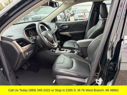 Used 2018 Jeep Cherokee Limited w/ Technology Group AWD/4WD image 10