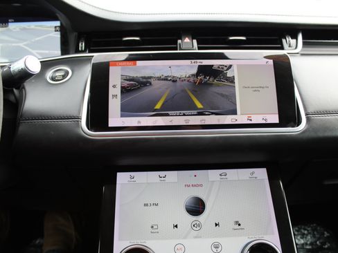 Used 2020 Land Rover Range Rover Evoque SE image 17