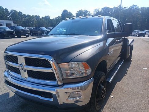 Used 2018 RAM 3500 Tradesman w/ Chrome Appearance Group image 9