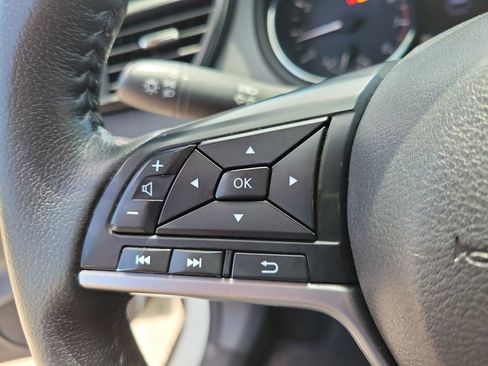 Used 2020 Nissan Rogue S FWD image 21