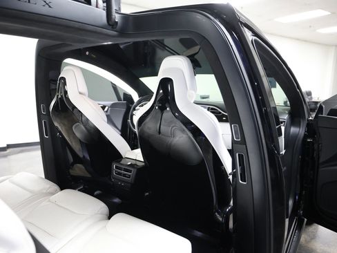 Used 2016 Tesla Model X Performance image 35