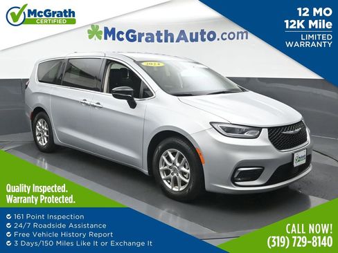 Used 2024 Chrysler Pacifica Touring-L image 1