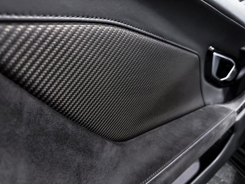 Used 2021 Lamborghini Huracan EVO RWD image 11