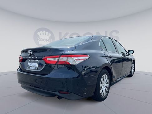 Used 2018 Toyota Camry FWD image 7
