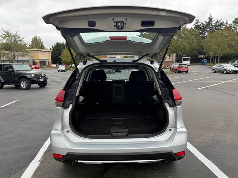 Used 2018 Nissan Rogue S AWD/4WD image 16