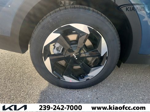 New 2026 Kia Sorento EX FWD image 9