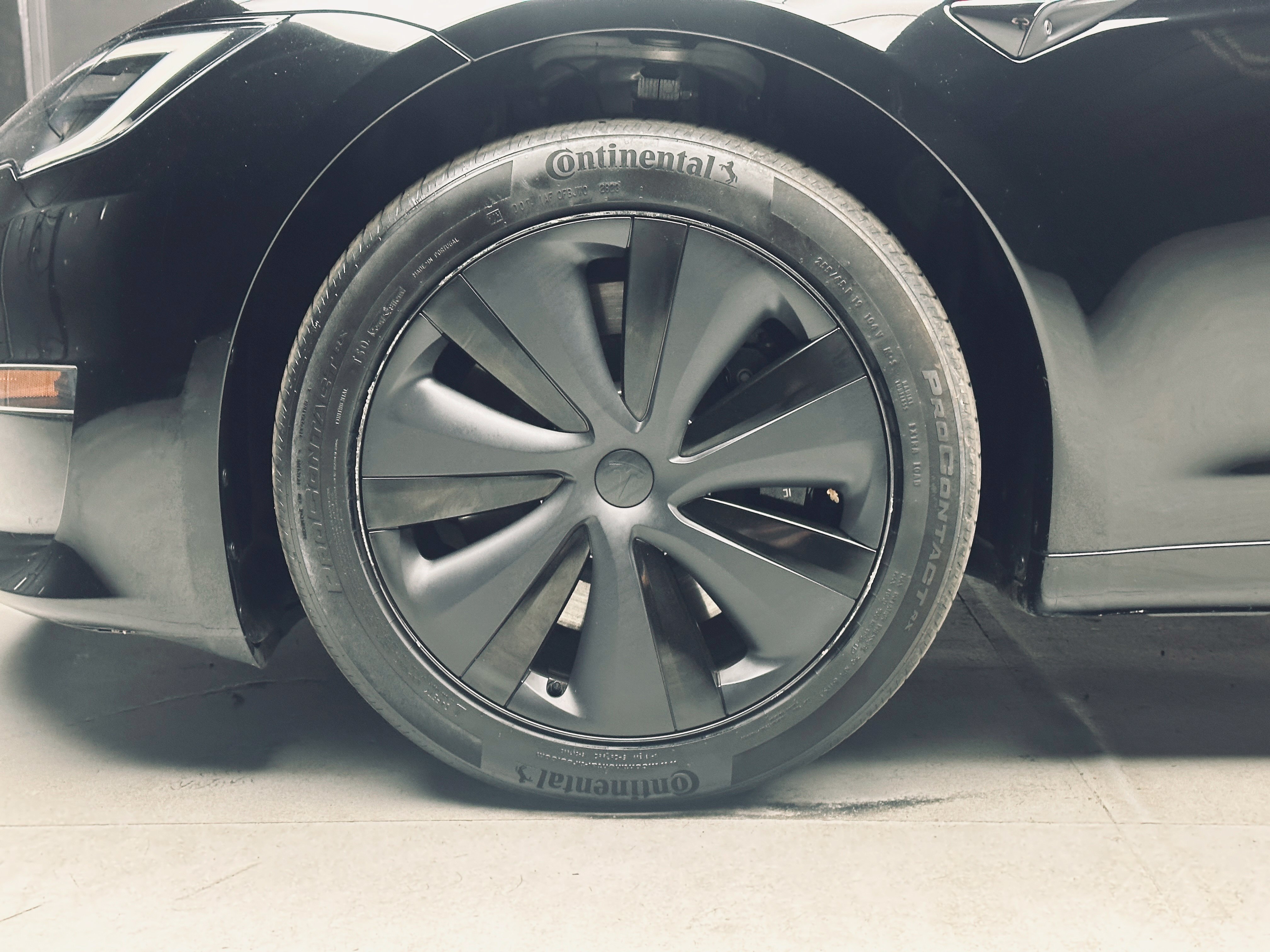 Used 2024 Tesla Model S AWD/4WD image 33