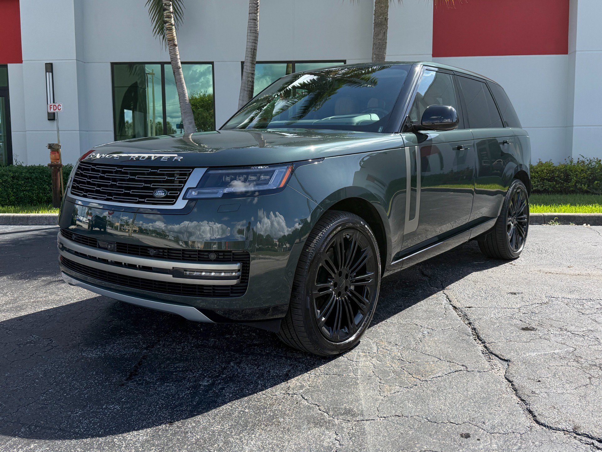 Used 2026 Land Rover Range Rover SE AWD/4WD image 8