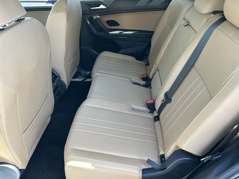 Used 2023 Volkswagen Tiguan SE FWD image 16