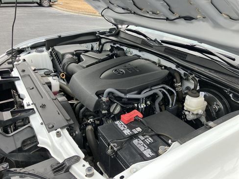 Used 2022 Toyota Tacoma Limited w/ Nightshade Package image 39