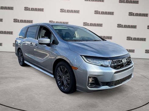 New 2026 Honda Odyssey Touring image 7