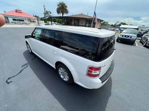 Used 2010 Ford Flex SE FWD image 28