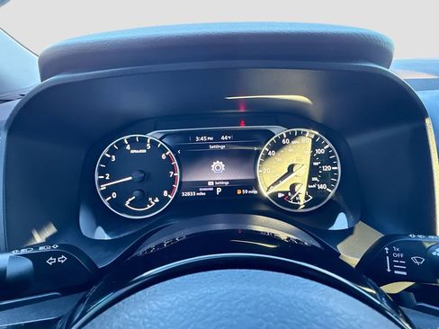 Used 2023 Nissan Rogue SV image 11