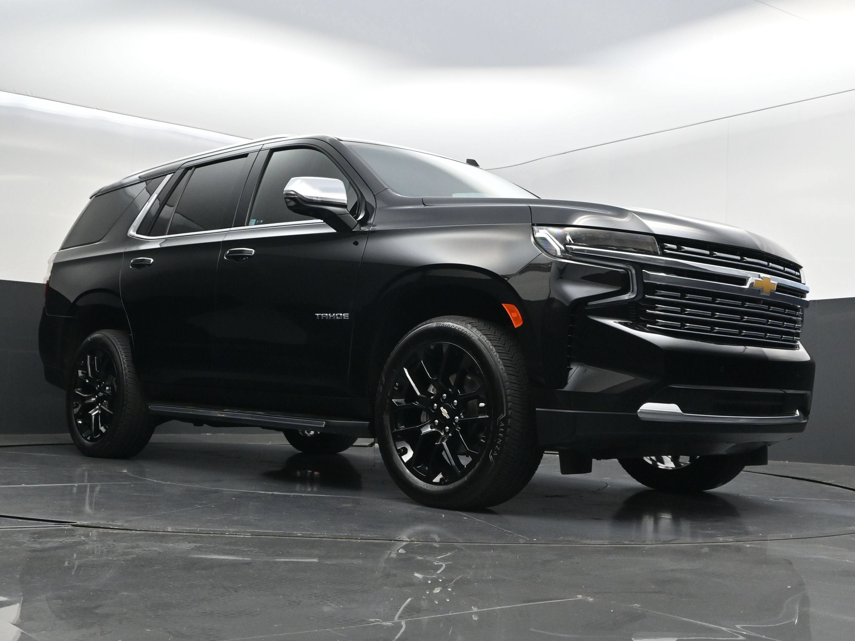Used 2024 Chevrolet Tahoe Premier w/ Premium Package AWD/4WD image 44