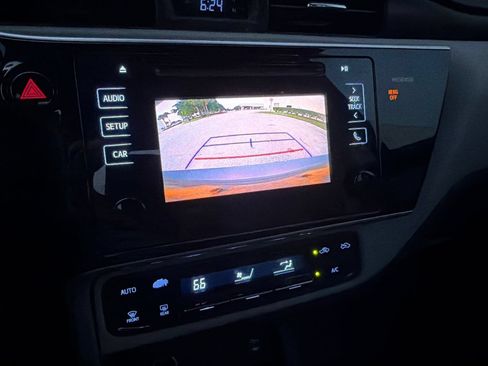 Used 2017 Toyota Corolla LE FWD image 11