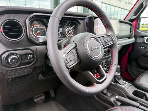 Used 2024 Jeep Wrangler Unlimited Rubicon AWD/4WD image 9