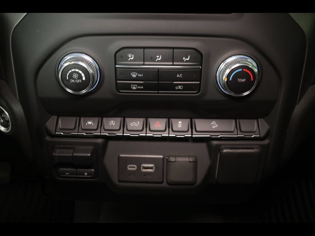 Used 2025 Chevrolet TrailBlazer LT FWD image 30