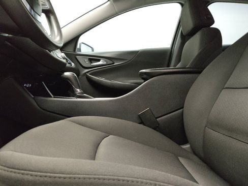 Used 2020 Chevrolet Malibu LT FWD image 17