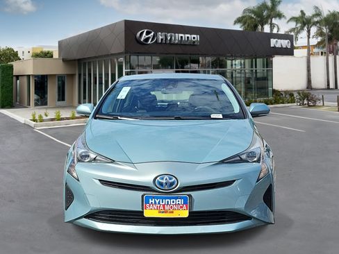 Used 2017 Toyota Prius Two w/ Carpet Mat Package FWD image 8