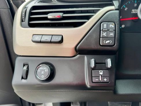 Used 2017 GMC Yukon XL Denali w/ Open Road Package RWD image 36