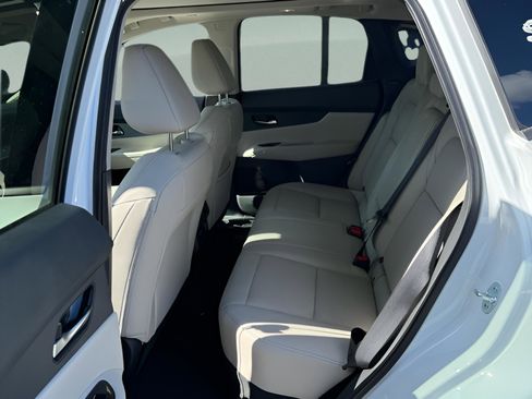 New 2026 Nissan Murano SL image 12