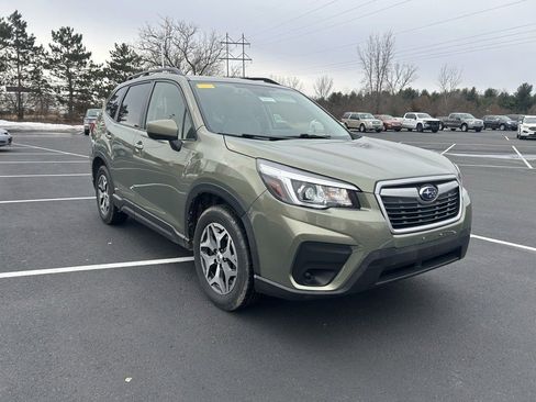 Used 2019 Subaru Forester Premium w/ All-Weather Package image 1