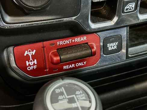 Used 2023 Jeep Wrangler Unlimited Rubicon 4xe AWD/4WD image 25