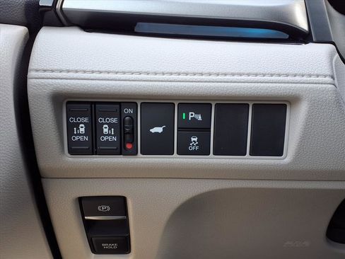 Certified 2025 Honda Odyssey Touring image 32