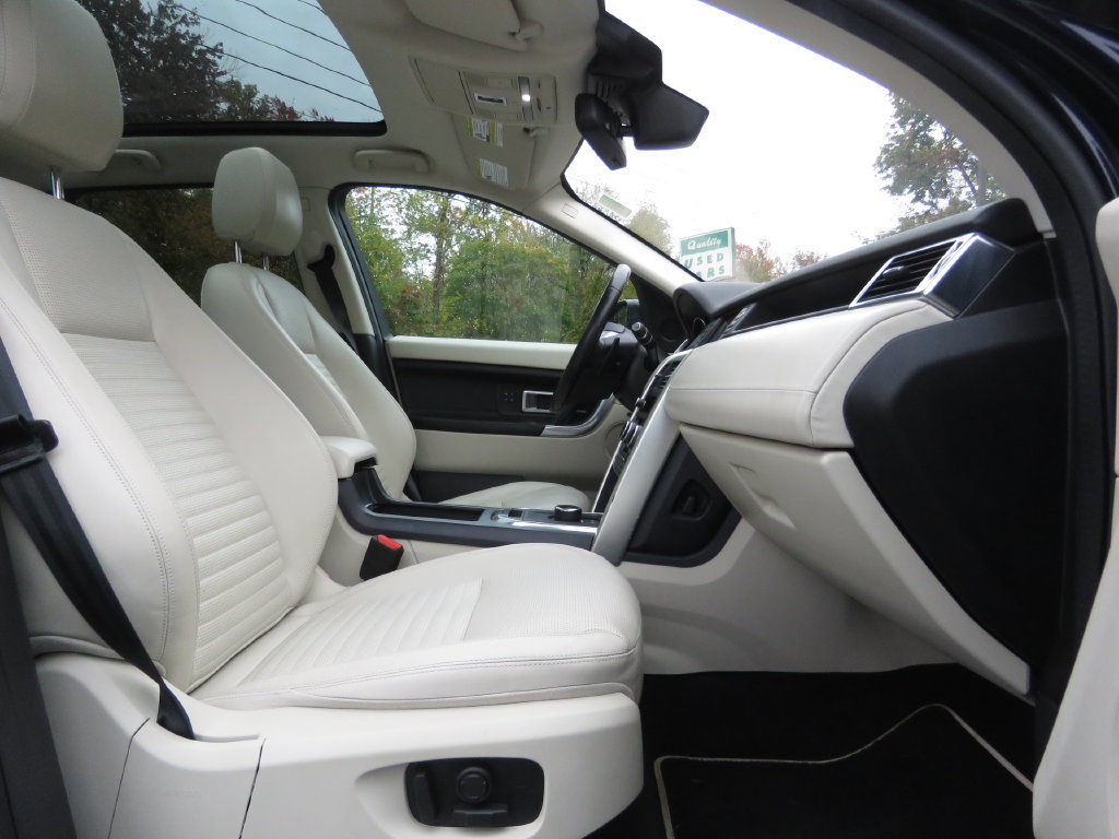 Used 2019 Land Rover Discovery Sport HSE Luxury AWD/4WD image 13