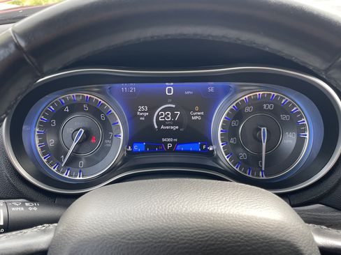 Used 2022 Chrysler 300 Touring L image 26