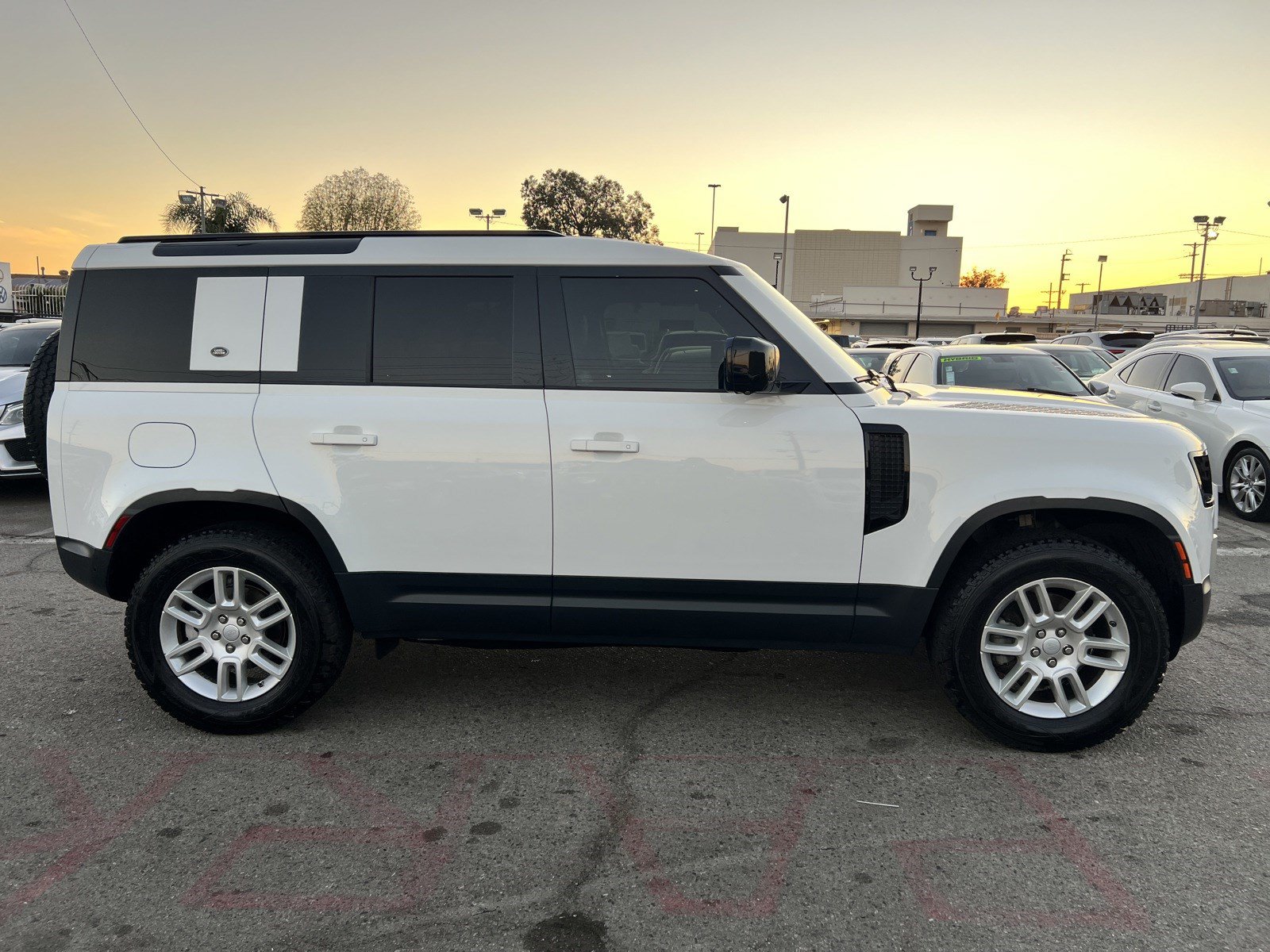 Used 2020 Land Rover Defender 110 S AWD/4WD image 7