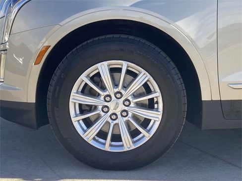 Used 2017 Cadillac XT5 FWD image 10