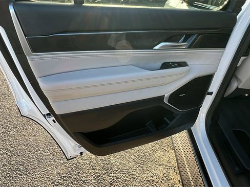 Used 2023 Jeep Wagoneer 4WD image 19