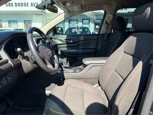 Used 2017 GMC Acadia SLE w/ Driver Alert Package I AWD/4WD image 9