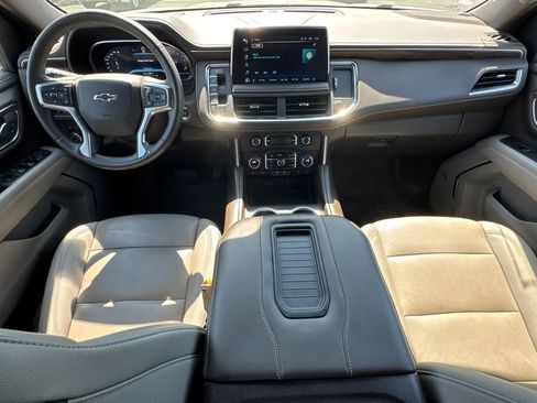 Used 2023 Chevrolet Suburban Z71 w/ Luxury Package AWD/4WD image 23