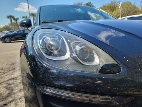 Used 2017 Porsche Macan Base image 6