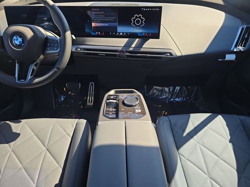 New 2026 BMW iX xDrive60 w/ M Sport Package image 14