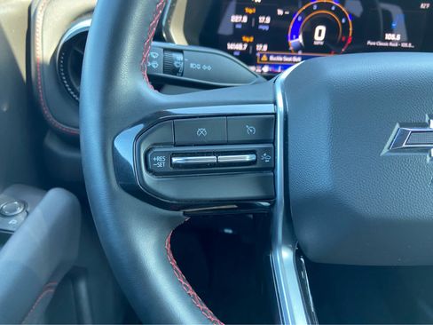 Used 2024 Chevrolet Colorado Z71 w/ Z71 Convenience Package 2 AWD/4WD image 18