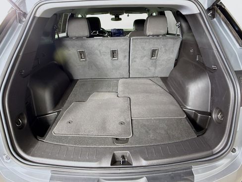 Used 2024 Chevrolet Blazer LT image 32