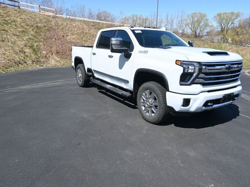 New 2026 Chevrolet Silverado 3500 High Country w/ High Country Premium Package AWD/4WD image 18