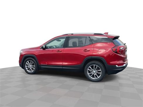 Used 2022 GMC Terrain SLT w/ LPO, Floor Liner Package image 6