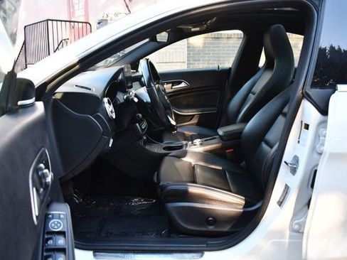 Used 2019 Mercedes-Benz CLA 250 4MATIC w/ Premium Package image 20