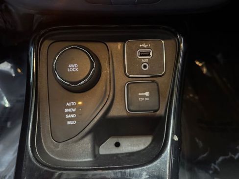 Used 2019 Jeep Compass Limited AWD/4WD image 16