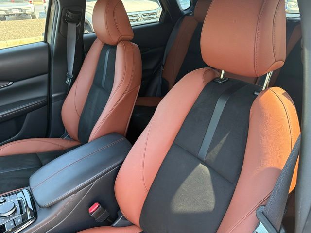 Used 2025 MAZDA CX-30 Carbon AWD/4WD image 16