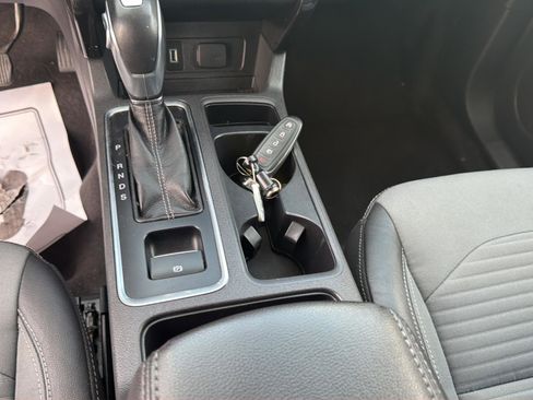Used 2019 Ford Escape SE AWD/4WD image 16