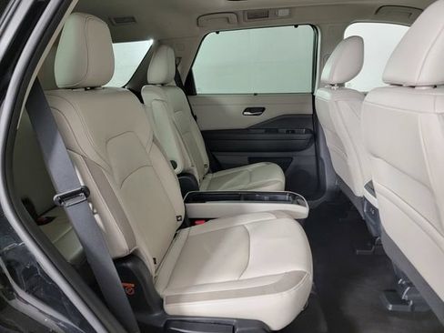 Used 2023 Nissan Pathfinder SL w/ SL Premium Package AWD/4WD image 17